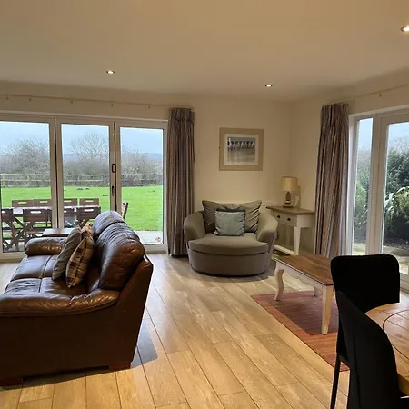 Dom wakacyjny Bempton View At The Bay Filey, Sleeps 10, And 2 Dogs Welcome For Free Too! Filey