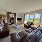 Bempton View At The Bay Filey, Sleeps 10, And 2 Dogs Welcome For Free Too! Hébergement de vacances