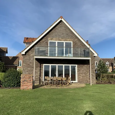 Prázdninový dům Bempton View At The Bay Filey, Sleeps 10, And 2 Dogs Welcome For Free Too!