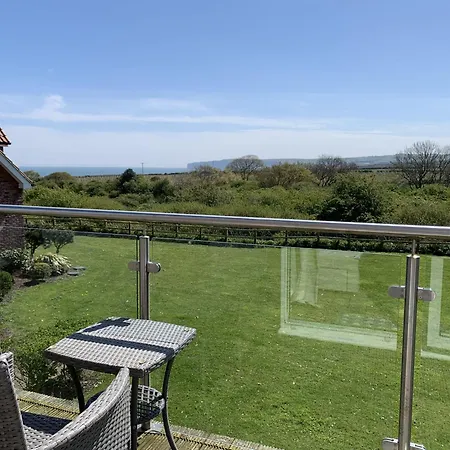 Bempton View At The Bay Filey, Sleeps 10, And 2 Dogs Welcome For Free Too! *