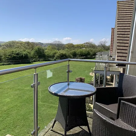 Dom wakacyjny Bempton View At The Bay Filey, Sleeps 10, And 2 Dogs Welcome For Free Too!