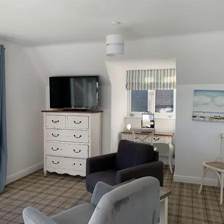 Bempton View At The Bay Filey, Sleeps 10, And 2 Dogs Welcome For Free Too! * Filey
