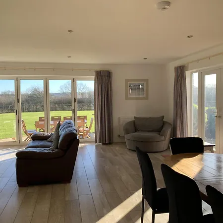 Bempton View At The Bay Filey, Sleeps 10, And 2 Dogs Welcome For Free Too! Prázdninový dům Filey