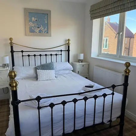 Bempton View At The Bay Filey, Sleeps 10, And 2 Dogs Welcome For Free Too! *