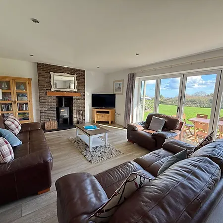 Bempton View At The Bay Filey, Sleeps 10, And 2 Dogs Welcome For Free Too! Dom wakacyjny