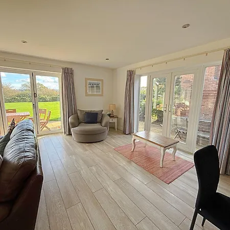 Bempton View At The Bay Filey, Sleeps 10, And 2 Dogs Welcome For Free Too! *