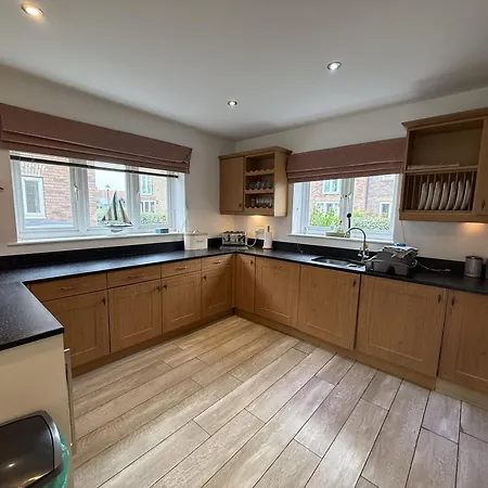 Bempton View At The Bay Filey, Sleeps 10, And 2 Dogs Welcome For Free Too! Prázdninový dům Filey