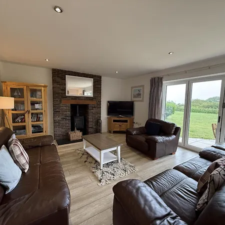 Bempton View At The Bay Filey, Sleeps 10, And 2 Dogs Welcome For Free Too! * Filey