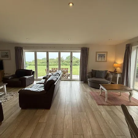 Bempton View At The Bay Filey, Sleeps 10, And 2 Dogs Welcome For Free Too! Prázdninový dům *