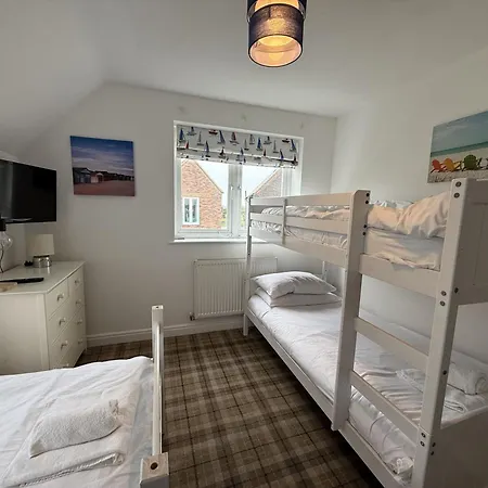 Bempton View At The Bay Filey, Sleeps 10, And 2 Dogs Welcome For Free Too! * Filey